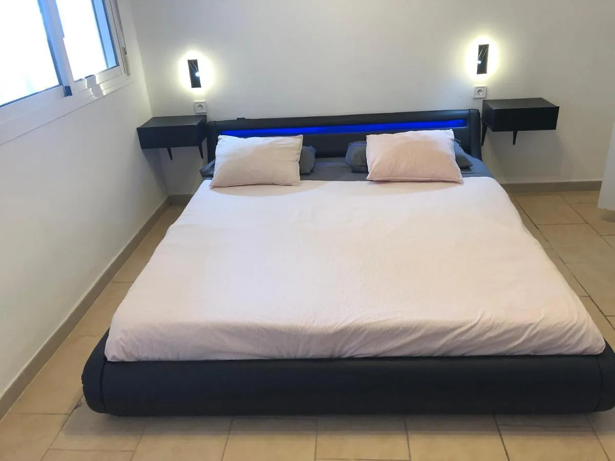 Ubytování v soukromí Rooms In Seafront Villa Màlaga Španělsko