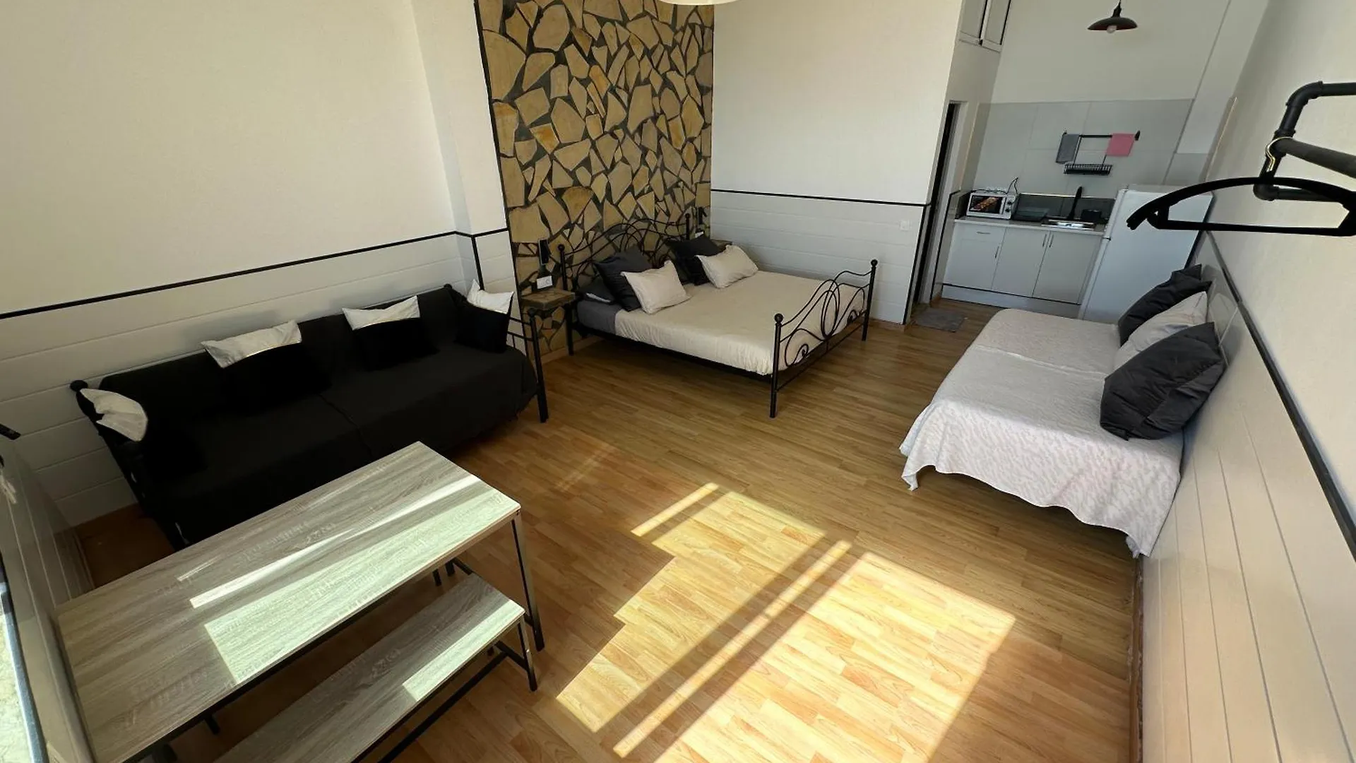 Homestay Rooms In Seafront Villa Malaga